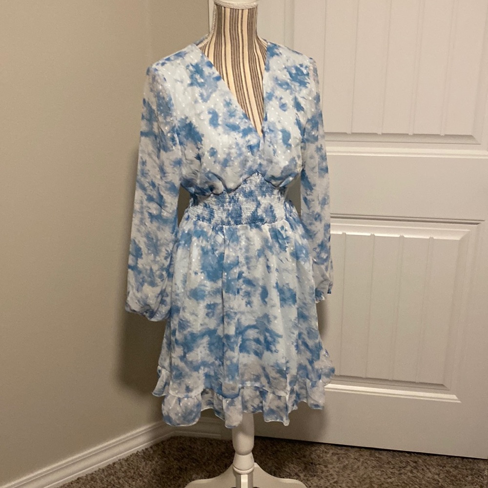 Gorgeous and feminine blue and white dress.